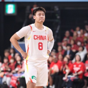 体育知识-又上头了！13中2险成罪人，球迷：装可以，请先进球再装