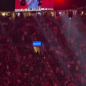 赛事预测-小吧现场直击>利拉德今天开场前为纪念马丁·路德·金致辞